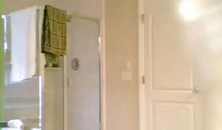Billy, vestido de verde. petardas esposa infiel